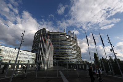 EU Tightens Foreign Investment Screening in Strategic Sectors