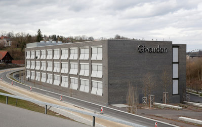 Givaudan Shares Plunge 6% on Weak Sales Outlook