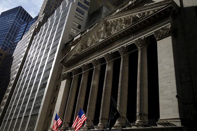 SP 500 Nears 7000 Amid Rotation