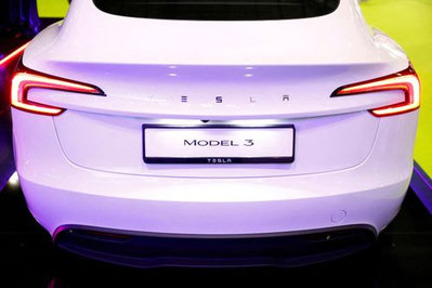 Tesla's Annual Deliveries Decline Again