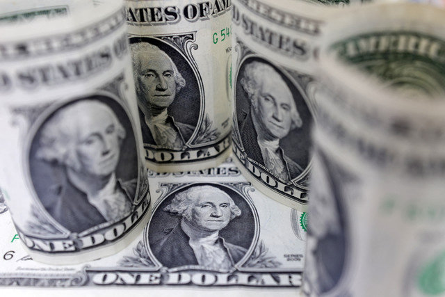 Notas de dólar dos EUA são vistas nesta ilustração tirada em 17 de julho de 2022. REUTERS/Dado Ruvic/Illustration