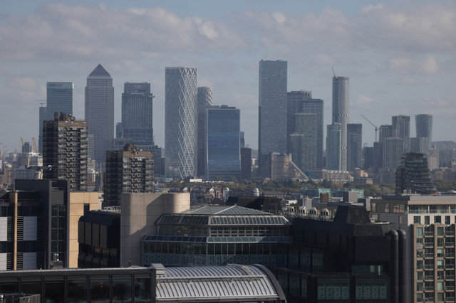 ภาพของตึกระฟ้าที่ Canary Wharf ในลอนดอน ประเทศอังกฤษ วันที่ 18 ตุลาคม 2024 REUTERS/Hollie Adams
