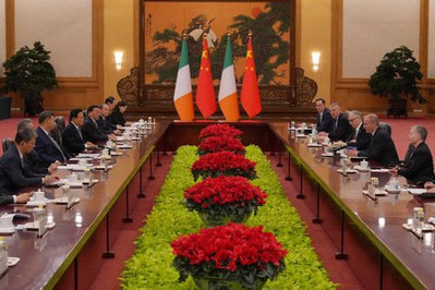 Micheál Martin busca estrechar lazos económicos en China