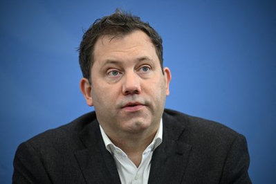 German Minister Backs Central Bank Autonomy