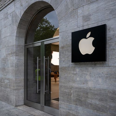 Apple Services Achieve Record Growth in 2025