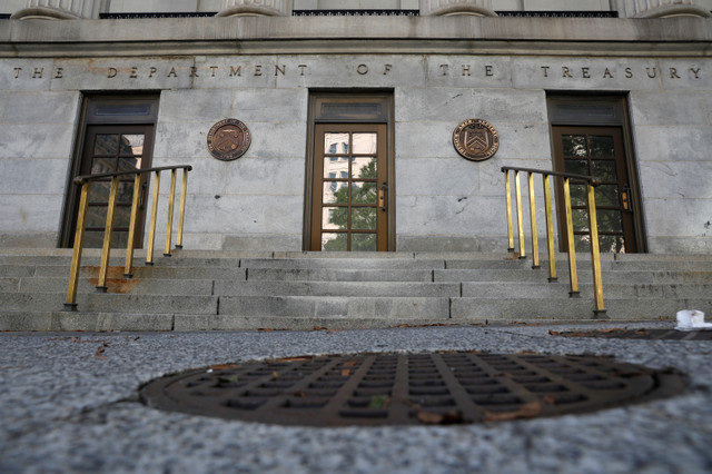 Biển hiệu tại trụ sở Bộ Tài chính Hoa Kỳ ở Washington, D.C., Hoa Kỳ, ngày 29 tháng 8 năm 2020. REUTERS/Andrew Kelly