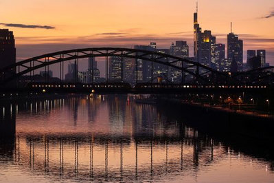 European Earnings Outlook Slumps Amid Trade Uncertainty