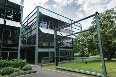 Richemont เผยยอดขายไตรมาสสามพุ่งเกินคาดหลังตลาดจีนเริ่มฟื้น