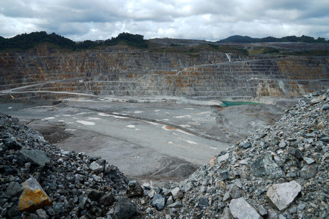 ẢNH TƯ LIỆU: Mỏ Cobre Panama, do công ty First Quantum Minerals của Canada vận hành và là một trong những mỏ đồng lộ thiên lớn nhất thế giới, đã bị đóng cửa sau khi tòa án tối cao của Panama phán quyết hợp đồng là vi hiến, giữa lúc các cuộc biểu tình toàn quốc phản đối hoạt động của mỏ, được ghi nhận trong chuyến tham quan truyền thông tại Donoso, Panama, vào ngày 21 tháng 3 năm 2025. REUTERS/Enea Lebrun/File Photo