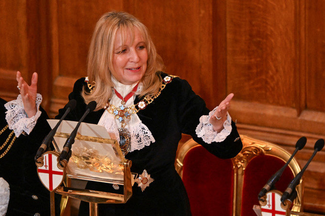 La alcaldesa de la City de Londres, Dame Susan Langley, ofrece un discurso durante el banquete anual de la alcaldesa en el Guildhall de Londres, Gran Bretaña, el 1 de diciembre de 2025. REUTERS/Chris J. Ratcliffe/File Photo