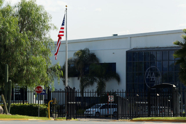 Una vista general muestra la planta de American Axle & Manufacturing (AAM), un proveedor automotriz de GM, en Silao, México, el 9 de octubre de 2019. REUTERS/Sergio Maldonado