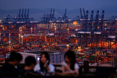 El FMI eleva la previsión de crecimiento económico mundial