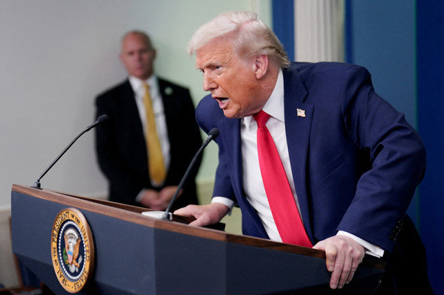ẢNH TƯ LIỆU: Tổng thống Hoa Kỳ Donald Trump phát biểu trong một buổi họp báo tại Nhà Trắng vào dịp kỷ niệm một năm nhiệm kỳ thứ hai của mình ở Washington, D.C., Hoa Kỳ, ngày 20 tháng 1 năm 2026. REUTERS/Nathan Howard/File Photo