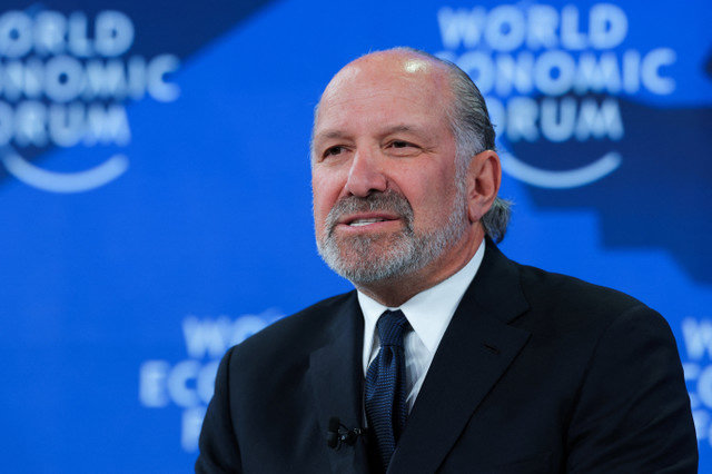El secretario de Comercio de Estados Unidos, Howard Lutnick, asiste a una sesión durante la 56.ª reunión anual del Foro Económico Mundial (WEF) en Davos, Suiza, el 20 de enero de 2026. REUTERS/Denis Balibouse