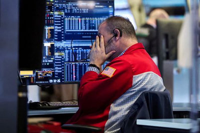 تهديدات ترامب تهز الأسواق العالمية وتدفع الذهب لقمة قياسية