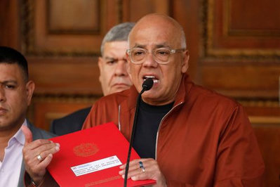 Venezuela recebe 300 milhões de dólares de acordo petrolífero