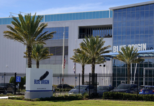 A instalação de fabricação da Blue Origin é vista no Kennedy Space Center em Cabo Canaveral, Flórida, EUA, em 5 de janeiro de 2025. REUTERS/Steve Nesius