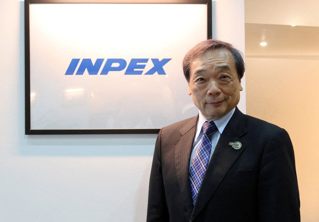 Inpex 首席执行官兼总裁上田隆之于 2025 年 6 月 16 日在马来西亚吉隆坡会展中心举行的亚洲能源会议期间合影留念。REUTERS/Mandy Leong