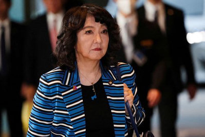 Iene tem alta súbita e Japão monitora mercado de moedas