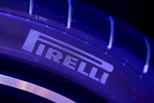 ẢNH TƯ LIỆU: Logo Pirelli được nhìn thấy trong Triển lãm Ô tô Munich, IAA Mobility 2021 tại Munich, Đức, ngày 8 tháng 9 năm 2021. REUTERS/Wolfgang Rattay/File Photo