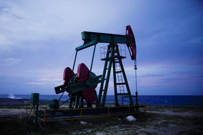 Trump avalia bloqueio de petróleo a Cuba