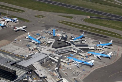 KLM Halts Middle East Flights as Geopolitical Risks Rise