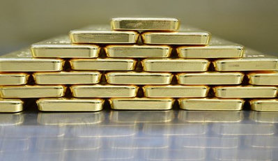 El oro marca un hito histórico tras superar los 5.000 dólares