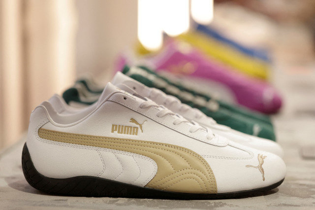ภาพแฟ้ม: รองเท้าผ้าใบ Puma Speedcat OG จัดแสดงที่ Puma Mostro House ในกรุงปารีส ประเทศฝรั่งเศส เมื่อวันที่ 24 มกราคม 2025 REUTERS/Abdul Saboor/File Photo