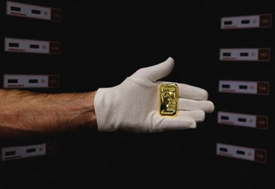 El oro marca un récord histórico de 5110.50 dólares la onza