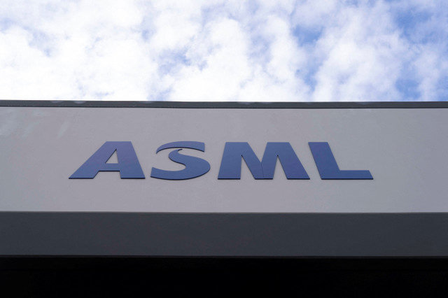 The company logo before the ASML U.S. Technical Training Academy unveiling in Phoenix, Arizona, U.S., November 20, 2025. REUTERS/Rebecca Noble