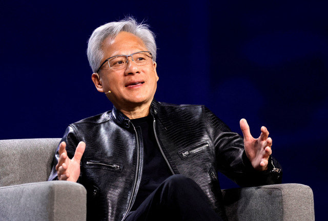 Jensen Huang, chủ tịch kiêm Giám đốc điều hành của Nvidia, phát biểu trong bài diễn văn chính của Siemens tại CES 2026, một triển lãm thương mại điện tử tiêu dùng thường niên, tại Las Vegas, Nevada, Hoa Kỳ vào ngày 6 tháng 1 năm 2026. REUTERS/Steve Marcus/File Photo
