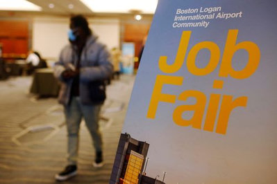 US Weekly Unemployment Claims Fall Slightly to 209,000