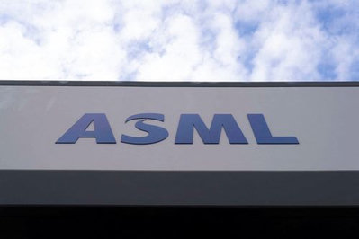 ASML Stock Tests Limits Amid High Valuation and AI Demand