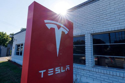 SpaceX Weighs Mergers With xAI and Tesla as Shares Rise