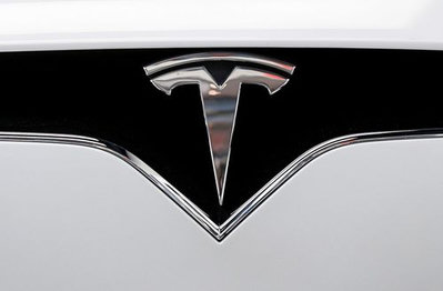 SpaceX Nears xAI Deal and Considers Tesla Merger