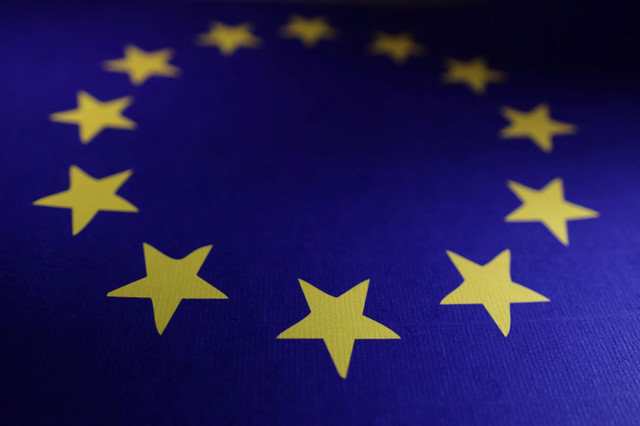 2024年4月24日に撮影されたこのイラストに、EU旗が写っています。REUTERS/Dado Ruvic/Illustration
