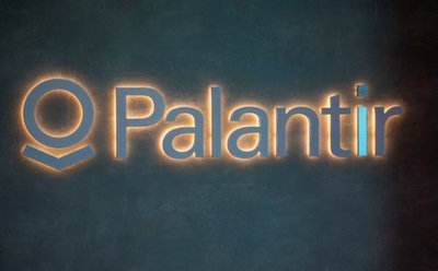 Palantir Shares Surge on Strong US Government Sales Beat