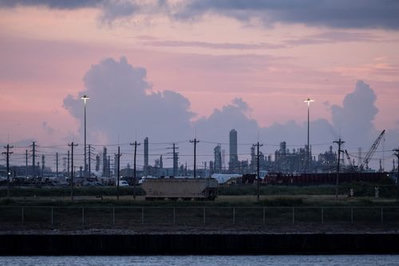 El crudo venezolano presiona a refinerías estadounidenses