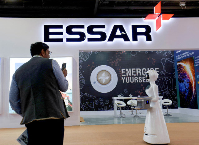 شعار شركة Essar Limited يظهر في جناح في معرض Vibrant Gujarat Global Trade Show في غانديناغار، الهند، 11 يناير 2024. REUTERS/Amit Dave
