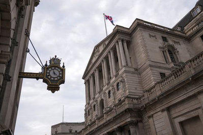 Bank of England holds rates as narrow vote hits sterling