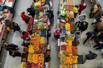 Hungary considers extending retail price margin controls