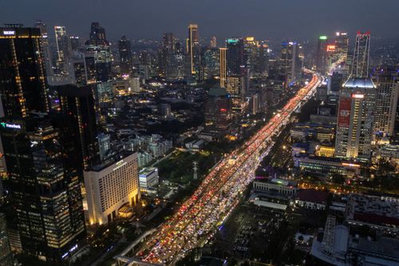 Moody's Lowers Indonesia Outlook Over Governance Concerns