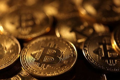 Bitcoin Plunge Triggers $2 Trillion Crypto Market Rout