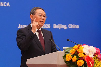 Li Qiang defende metas econômicas e demanda interna