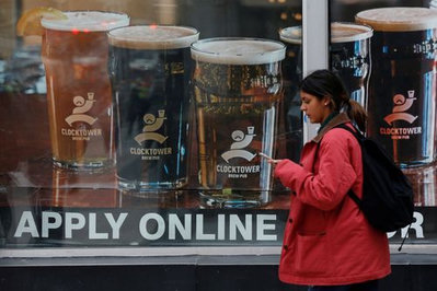 Canada Loses 24,800 Jobs as Unemployment Rate Dips to 6.5%