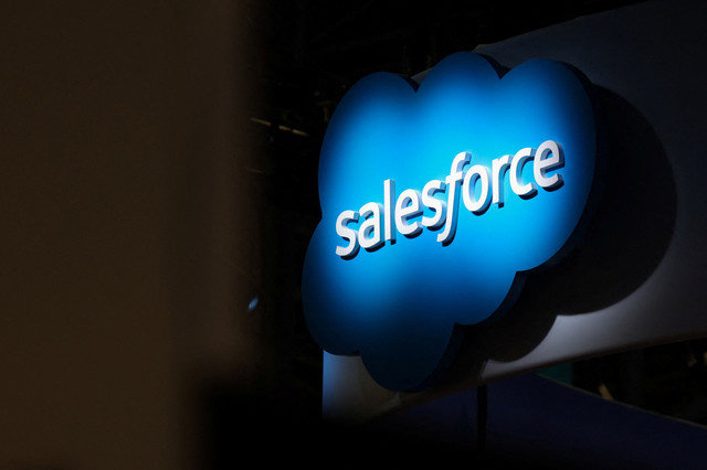 Uma placa da Salesforce é exibida no National Retail Federation (NRF) 2026: Retail's Big Show, em Nova York, EUA, em 12 de janeiro de 2026. REUTERS/Kylie Cooper