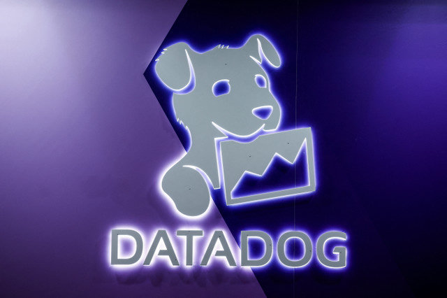 Se observa un logotipo de Datadog durante la KubeCon + CloudNativeCon Europe organizada por la Cloud Native Computing Foundation (CNCF) en París, Francia, el 20 de marzo de 2024. REUTERS/Benoit Tessier