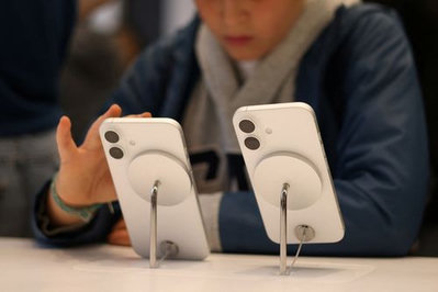 آبل وجوجل توافقان على تغييرات في متاجر تطبيقاتهما ببريطانيا