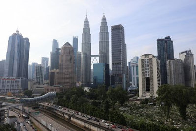 توقعات بنمو اقتصاد ماليزيا بنسبة 5.7% في الربع الرابع