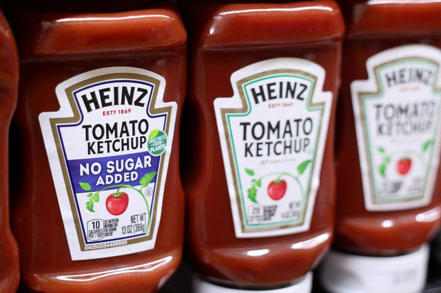 Heinz ketchup is displayed for sale at a supermarket in Queens, New York City, U.S., on September 3, 2025. REUTERS/Kylie Cooper/File Photo